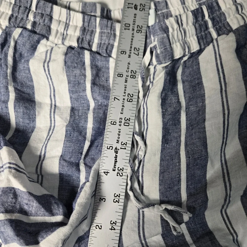 Crown & Ivy Shorts Womens Blue White Striped Linen‎ Pom Pom Trim Shorts Size M